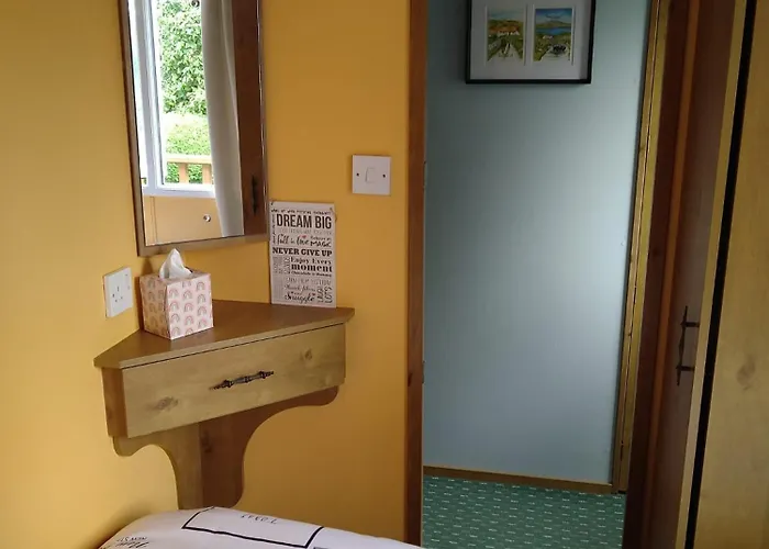 Hills View Accommadation Chalet *