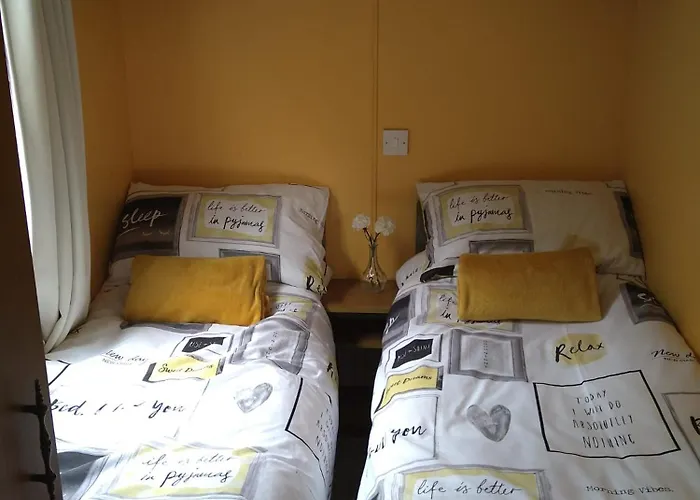 Hills View Accommadation Chalet *